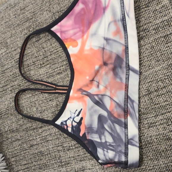 Rare Lululemon Flow Y Unicorn Tears sports bra - Picture 3 of 7